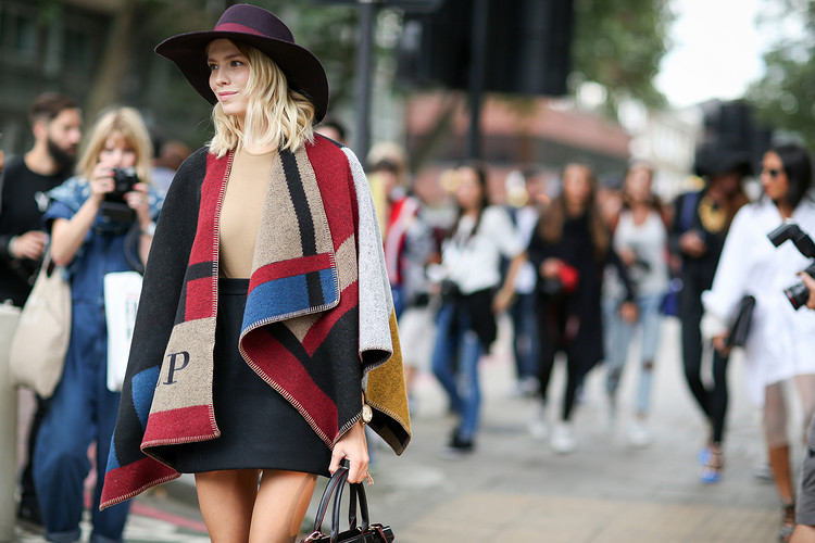 秋天如何搭配大披肩,秋季时尚大气披肩