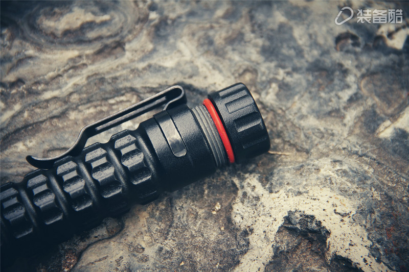 如何成为户外有范儿的男人，特工*棍甩**使用测评