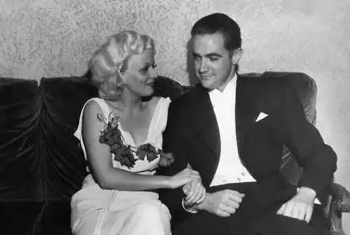 霍华德休斯thewayoffuture,霍华德休斯有多败家