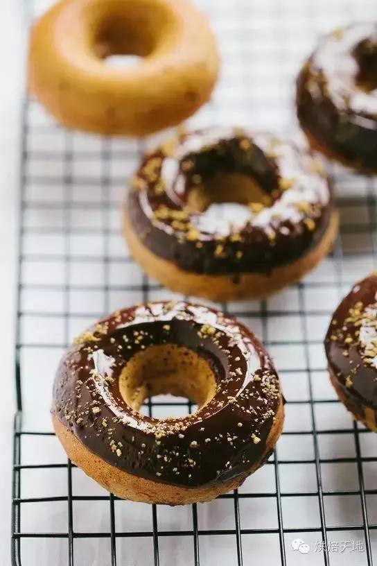 甜甜圈型食玩可以吃吗,甜甜圈形食玩能吃吗