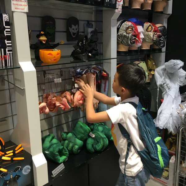 家记忆|迪拜MALL在孩子眼里的豪华:一望无际的玩具世界啊