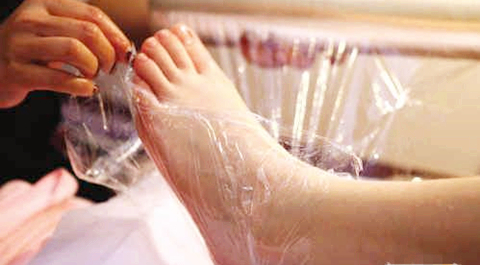 脚部干裂怎么解决图片大全,脚部干裂并且很痒怎么办