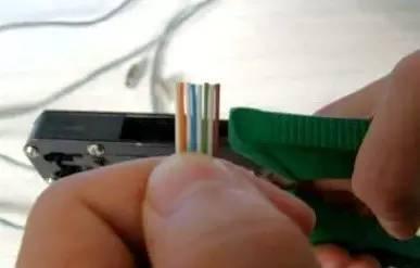 图文教程|2分钟学会自制网线（SolarMAN通讯线）