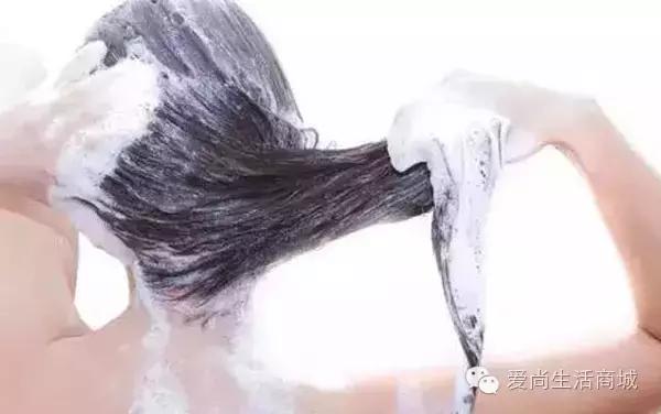 注意秋天!掉头发的高峰期来了,这可是“头”等大事。