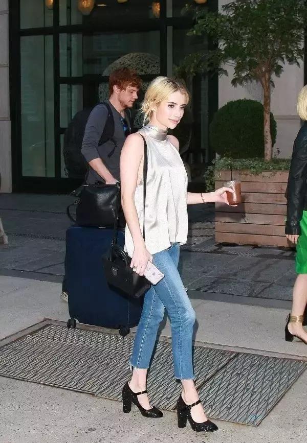 杨幂和李沁同穿开叉裙你怎么看,杨幂李沁穿搭图片