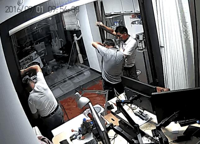 我的车停着被人撞了怎么解决,停个车老是被别人刮