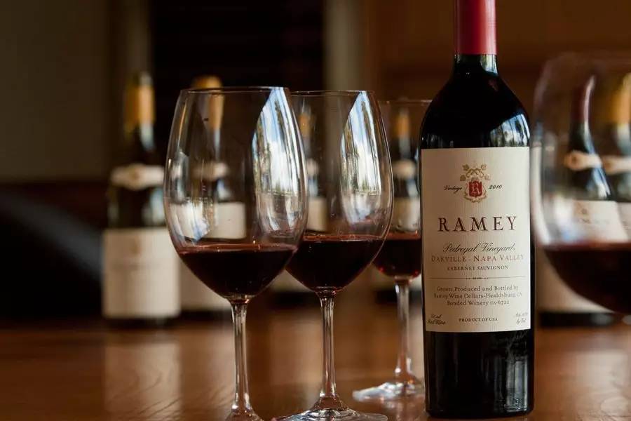 葡萄酒的品鉴与礼仪知识点总结,送什么样的葡萄酒显得有品位