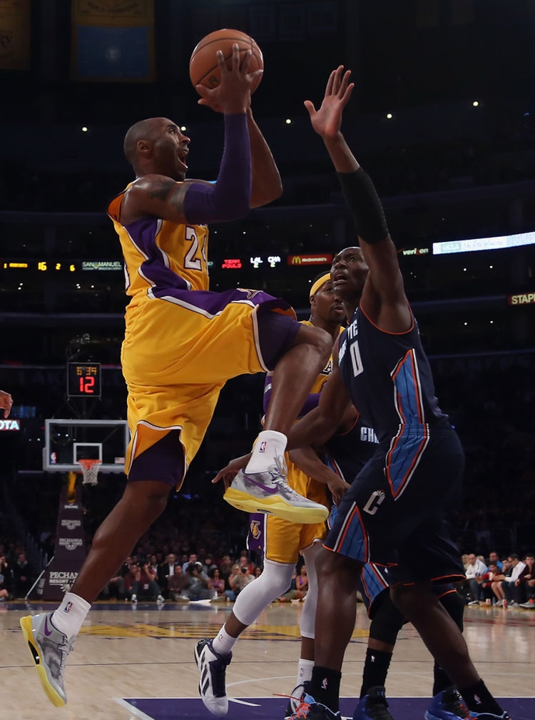 科比上脚kobe8所有配色,科比穿nikekobe6