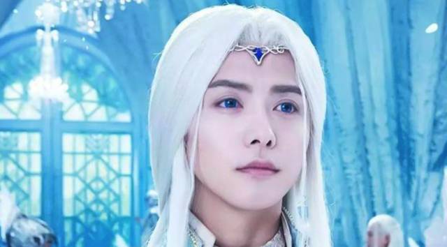 天惹噜姑娘们的混血妆已经登峰造极到这种地步了！