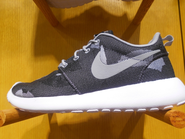 众里寻他千百度诗,众里寻他千百度评论