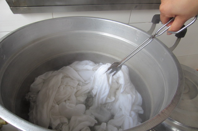 眼睛上边有个小颗粒,眼睛上有个米粒大小的颗粒