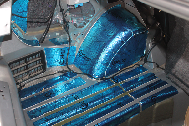 荣威550车底隔音隔热海绵垫,荣威550隔音改装案例