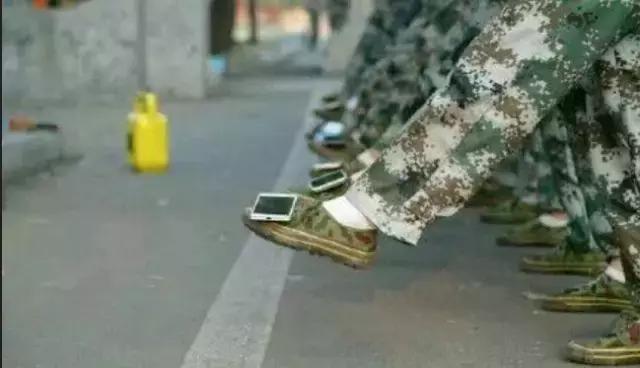 别错把恩情当成感情,别错把暧昧当成爱情