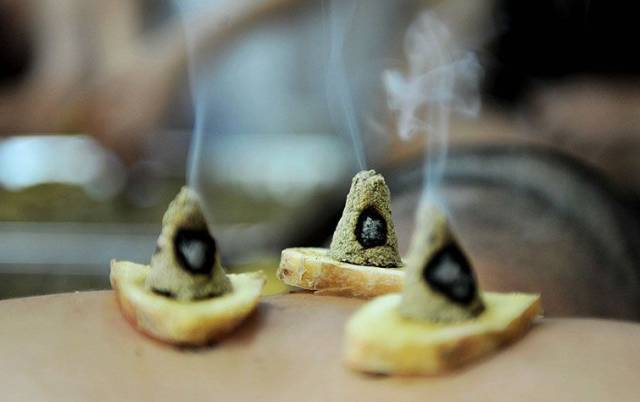 艾灸行业乱象,艾灸传承古法