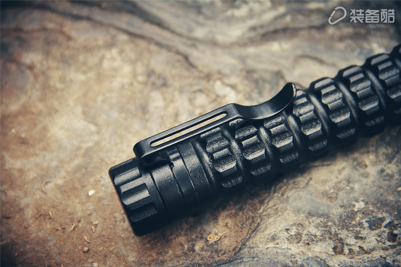 如何成为户外有范儿的男人，特工*棍甩**使用测评