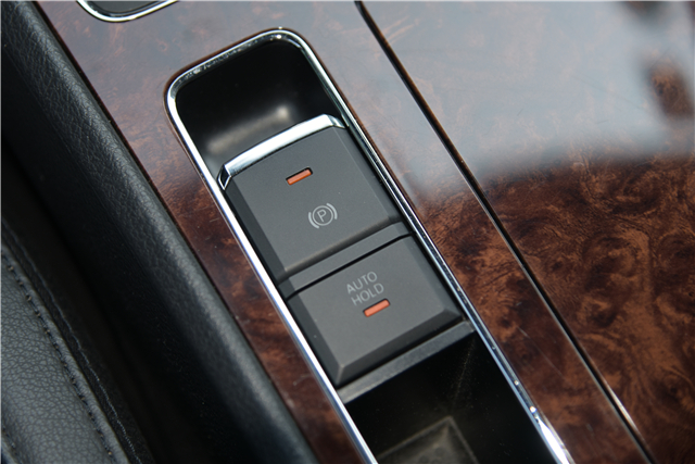 拒绝大宝剑不做无知小白仪表盘上亮起了红灯你还敢开车吗?