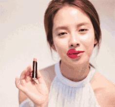 到底娱记的朋友圈流行什么口红?明星身边人的时尚密码