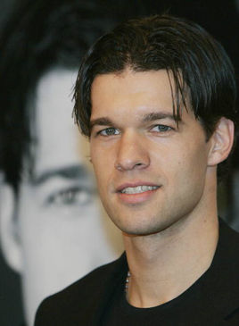 老兵不死只是凋零上一句,致敬76黄金一代