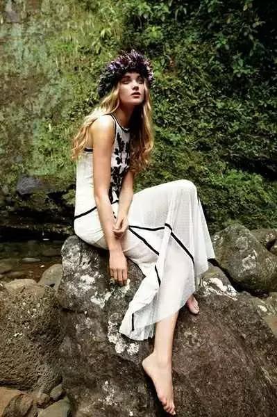 买不起爱马仕的人,买不起爱马仕包包就买口红