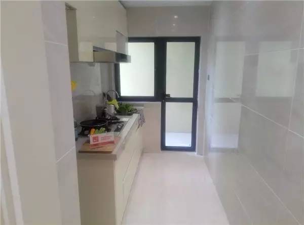 毗邻万达却难掩容积率过高之痛，“接盘侠”保利的心语几人能懂？