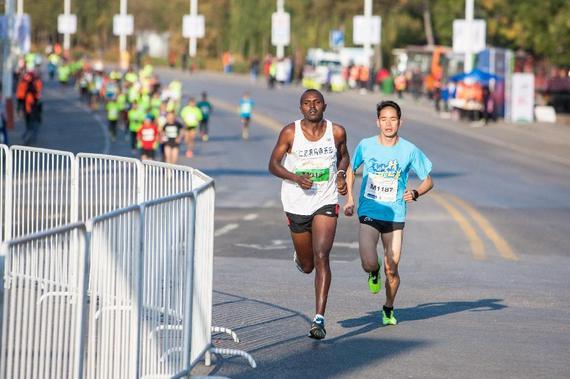 跑马怎么避免拉屎,跑马后出现呕吐腹泻怎么办