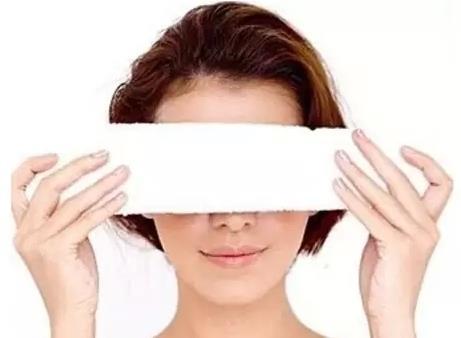 如何收缩毛孔粗大最有效,女性毛孔开始粗大在家怎么收缩