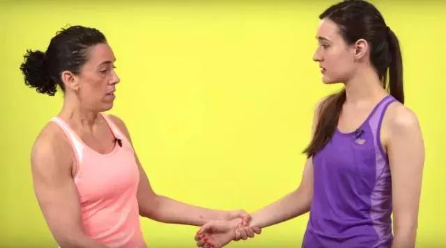 超模gigi防身,超模Gigi因携带大麻被抓