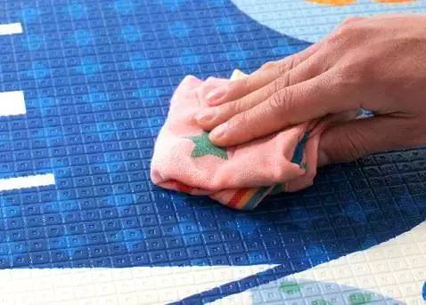 半岁宝宝爬行垫大小,如何给宝宝挑选一款安全的爬行垫