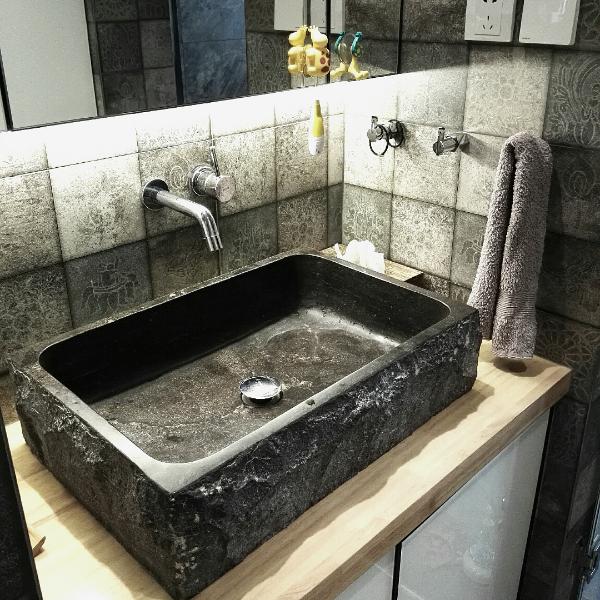 深灰色砖铺卫生间效果怎样,卫生间选了灰色砖很暗怎么补救