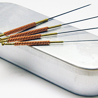 头皮有毛囊炎不能染发和烫头吗,头皮毛囊炎与染发症状的照片