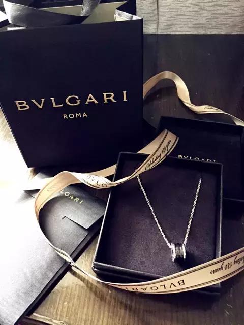 这里有“口红plus”!爱她就送她这个吧!