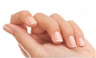 做过指甲后指甲变得坑坑洼洼,指甲突然坑坑洼洼的怎么回事