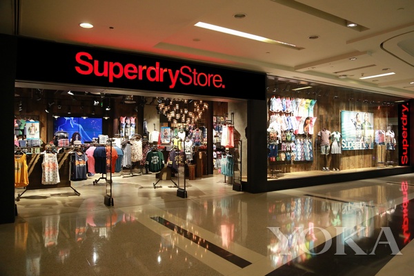 国外小众运动休闲衣服品牌 (盘点4款时尚显气质的服饰品牌)