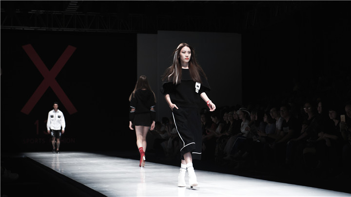 时尚播报┃X132星球时尚发布会自嗨到爆！