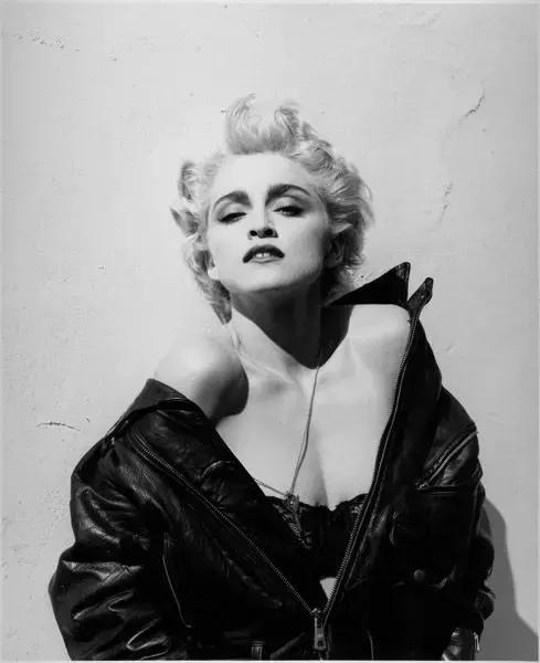 露额头很显五官吗,露额头很考验女生颜值吗