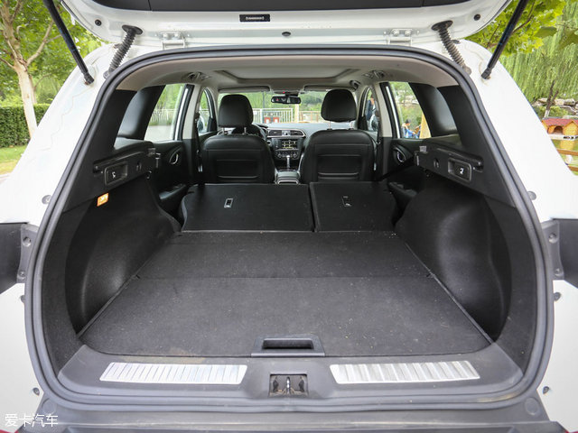 不看颜值靠性能的车,16年雷诺科雷嘉四驱评测