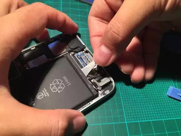 给苹果6s换4000毫安电池,iphone6plus更换电池