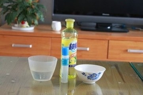 孩子玩泡泡液导致脸红,宝宝玩泡泡水脸上红肿