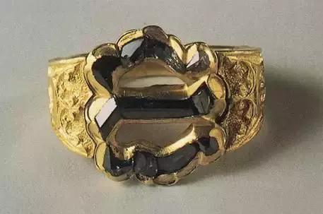 天然钻石的美,钻石的光芒是五彩的吗