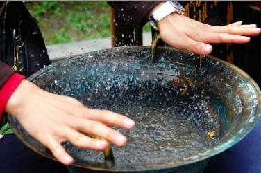 抖腿不是病,只因儿时一不小心见过洗脸盆