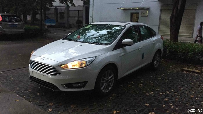 2012福克斯三厢1.6自动风尚版测评,福克斯20171.0自动超能风尚评测