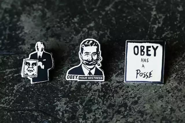 这些潮牌你认识吗街头采访,美国流行十大潮牌