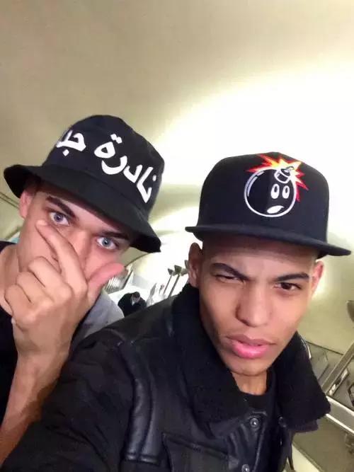 这些潮牌你认识吗街头采访,美国流行十大潮牌