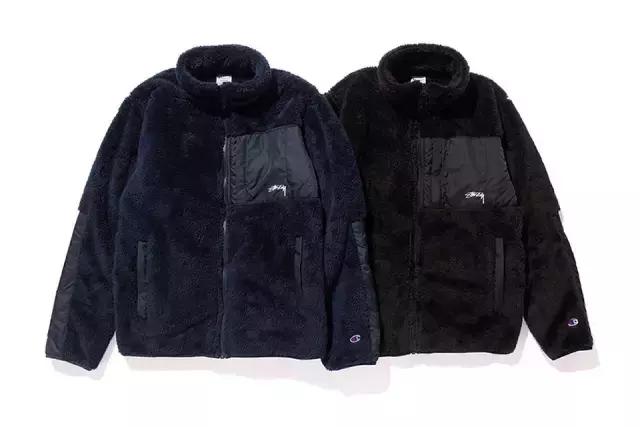 穿了一件很喜欢的卫衣,champion卫衣连帽和圆领