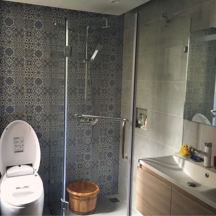 深灰色砖铺卫生间效果怎样,卫生间选了灰色砖很暗怎么补救