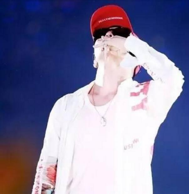 潮牌上的一句话引来轻视女性之说到底是谁在搞事情？