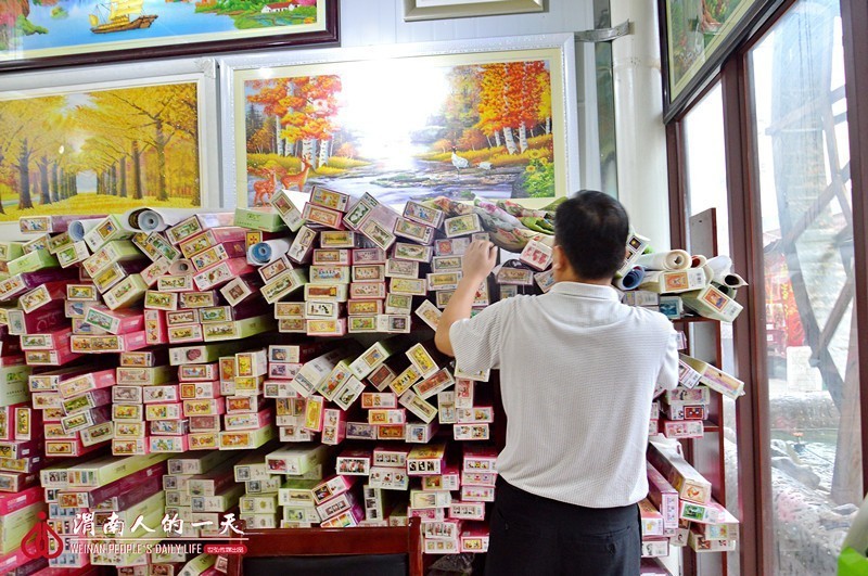 渭南人的一天No.27：钟爱十字绣的大叔王友民