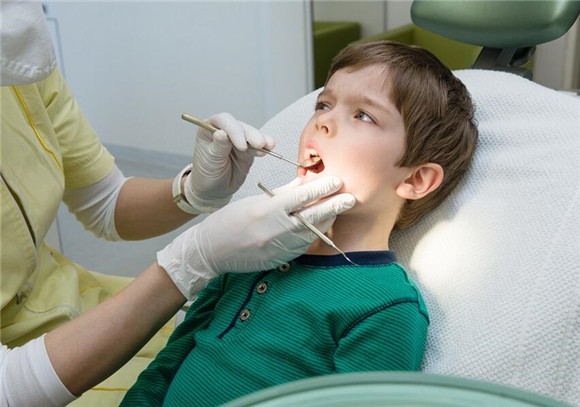 长蛀牙如何自救,长蛀牙了怎么办才会好