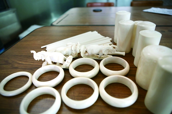 文玩怎么看是骨头还是塑料,象牙工艺品的辨别