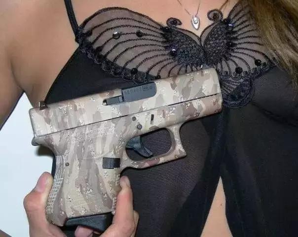 战术美学｜《疾速追杀》的“枪械世界”